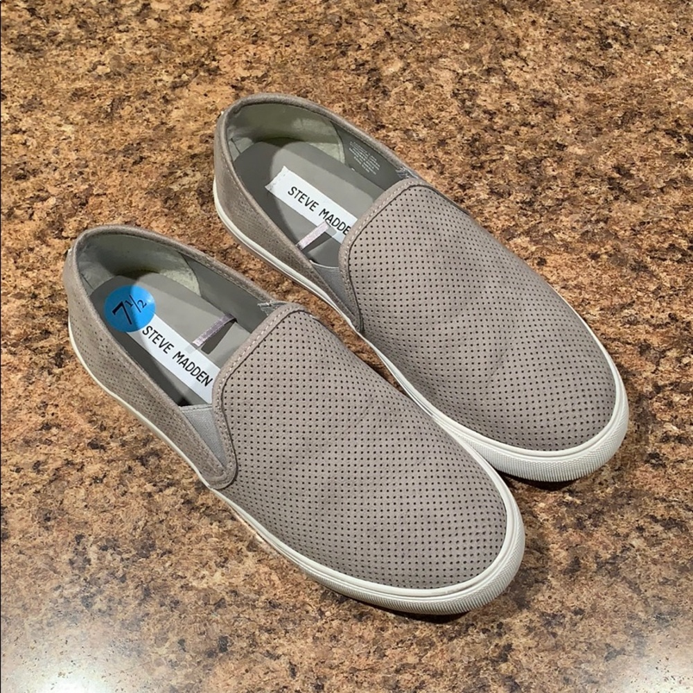 EUC Steve Madden Perforated Slide On In Gray 7.5